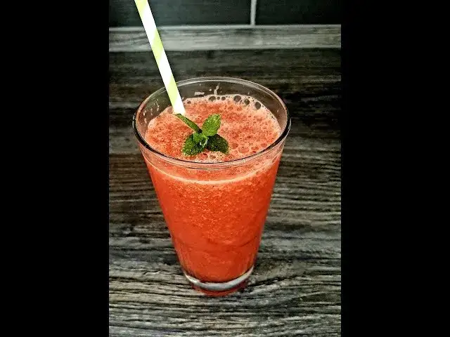 Najlepsze przepisy na drink z syropem arbuzowym, które orzeźwiają