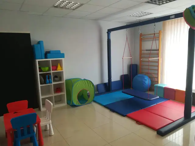 Na czym polega terapia integracji sensorycznej i jak może pomóc dziecku