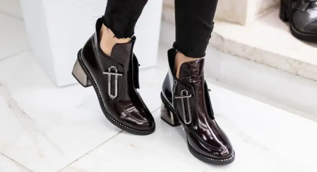 Lakierowane botki: stylizacje, porady i modne zestawy