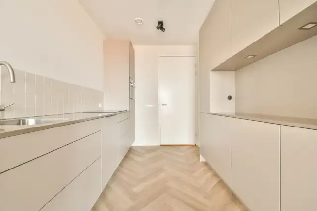 Kaszmirowa kuchnia: Jaki blat wybrać? Inspiracje i porady