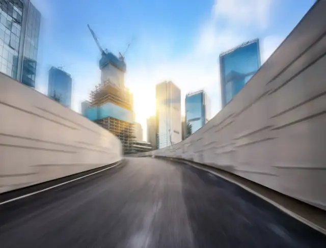 Ile za kilometr busem 3.5t? Kalkuluj zysk i negocjuj stawki