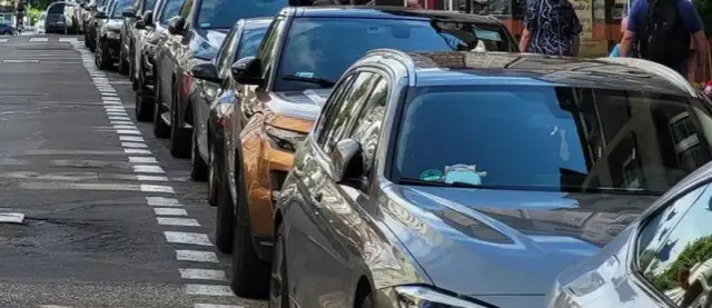 Kołobrzeg: Darmowe parkingi i strategie na sezon. Nie płać!