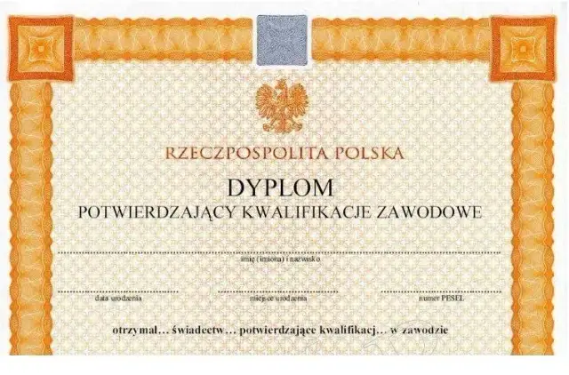 Dyplom zawodowy: Jak zdobyć? Przewodnik OKE i Rzemieślniczy