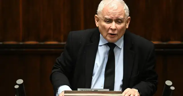 Czy Jarosław Kaczyński ma doktorat? Oto zaskakujące fakty o jego wykształceniu