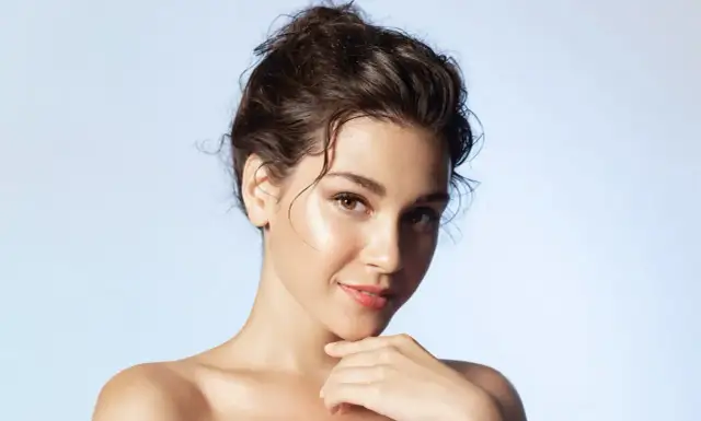 Promienna cera bez makijażu: sprawdzone sposoby na naturalne piękno