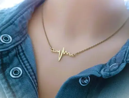 Naszyjnik linia życia co oznacza? Odkryj jego głęboką symbolikę