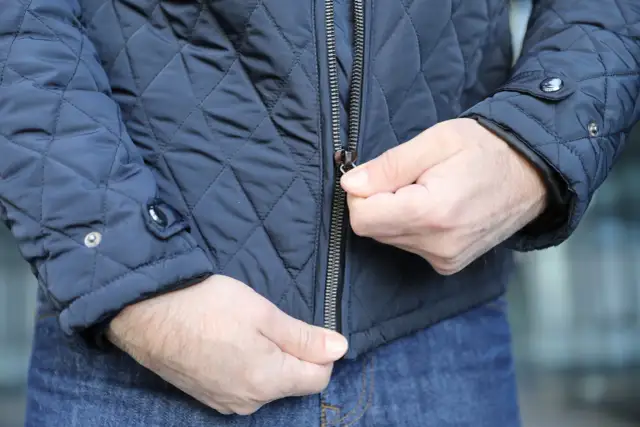 Jak naprawić końcówkę zamka błyskawicznego i zaoszczędzić czas oraz pieniądze