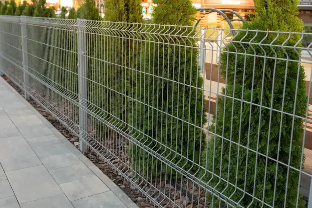 Ogrodzenie ogrodu 2026: Wybierz idealne! Koszty, przepisy, trendy