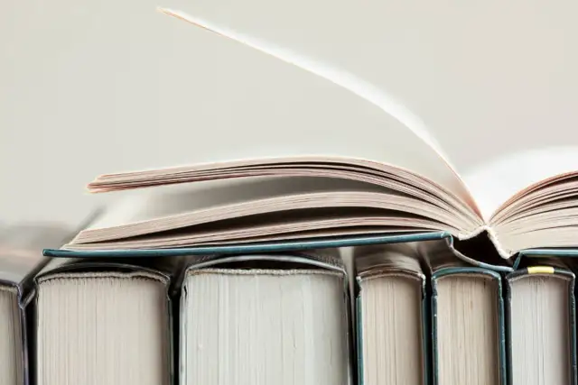 Pierwszy staż prawniczy: Jak wybrać i zdobyć? Przewodnik