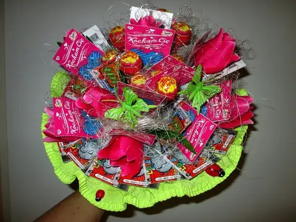 Jak zrobić bukiet ze zdrapek lotto, który zaskoczy każdego obdarowanego