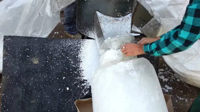 Czym zmielić styropian? Odkryj najlepsze maszyny i metody