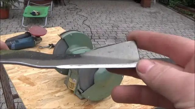 Jak założyć nóż do kosiarki i uniknąć najczęstszych błędów