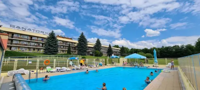 Sanatorium Cegielski NFZ Rabka: Kompletny przewodnik dla seniora