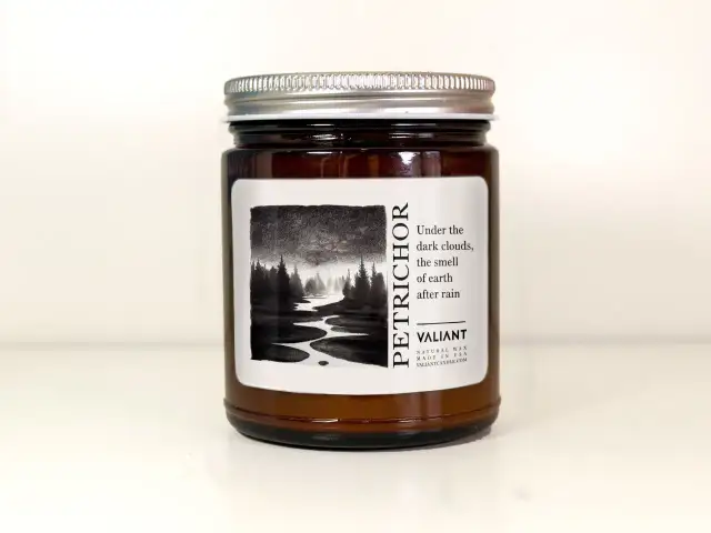 Świeczka o zapachu deszczu – wprowadź do swojego domu świeżość