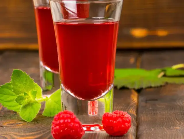 Krupnik malinowy z czym pić? Odkryj najlepsze połączenia smakowe