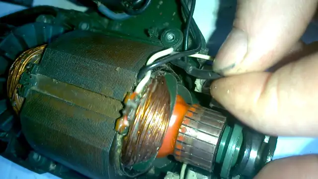 Jak podłączyć kondensator w wiertarce – uniknij kosztownych błędów