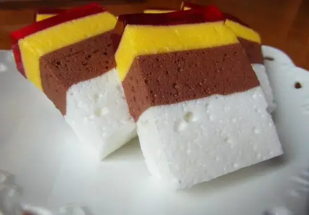 Idealna legumina z galaretką: przepis na puszysty deser bez wpadek