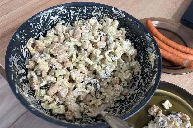 Jak zrobić sałatkę z selera, która zaskoczy Twoich gości?