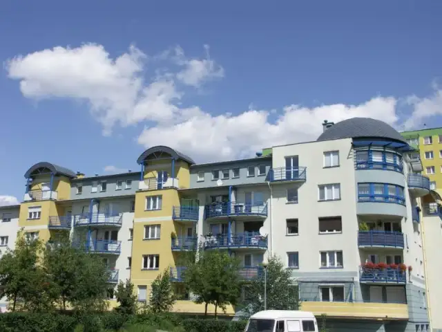 Czy spółdzielnia mieszkaniowa jest przedsiębiorcą? Zrozumienie statusu prawnego