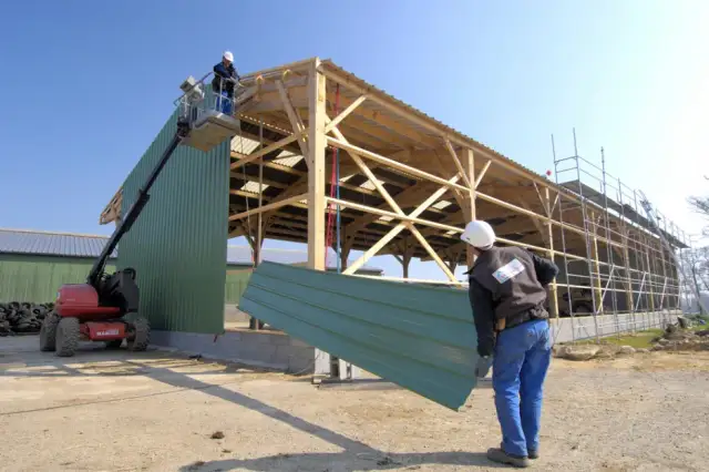 Nowe przepisy dotyczące budowy budynków gospodarczych: Co zmienia?
