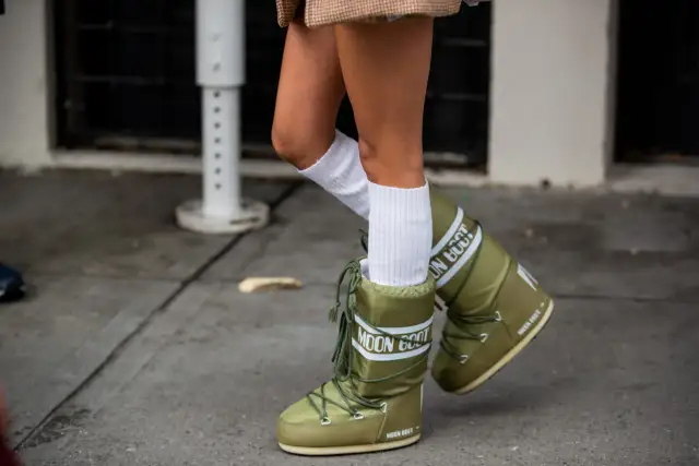 Moon Boot: Jak nosić modnie? Stylizacje, proporcje i błędy!