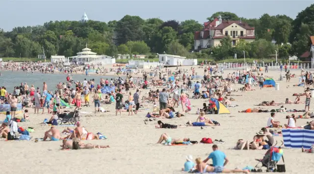 Kiedy ładna pogoda nad morzem? Sprawdź najlepsze miesiące na plażę