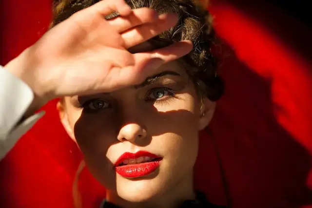 Jak zrobić profesjonalny portret - Światło, kompozycja i pozowanie