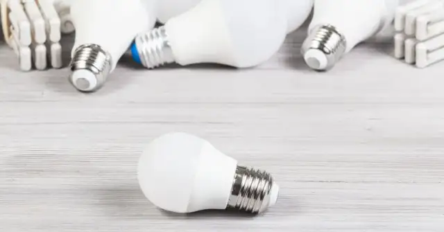 Ile prądu pobiera żarówka LEDowa? Zaskakujące oszczędności energii