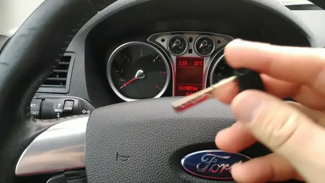 Jak otworzyć kluczyk Ford: proste kroki, aby uniknąć problemów