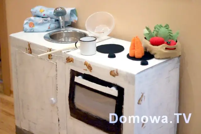 Jak zrobić kuchnię dla dziecka? DIY z kartonu, drewna, mebli!