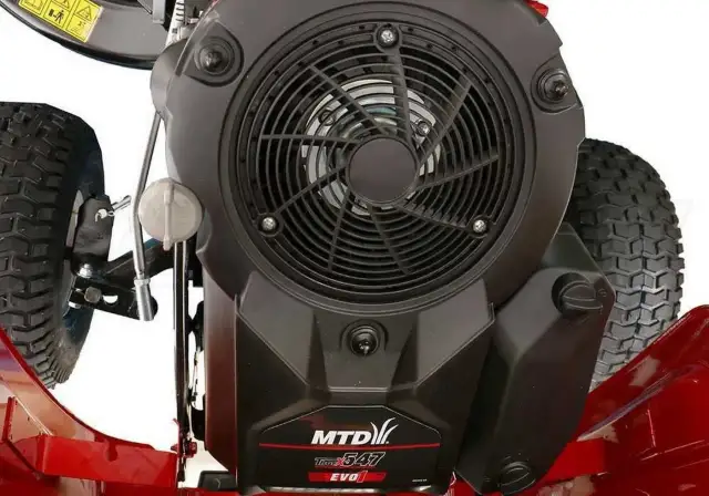 Traktorek kosiarka: pompa oleju czy warto dopłacić?