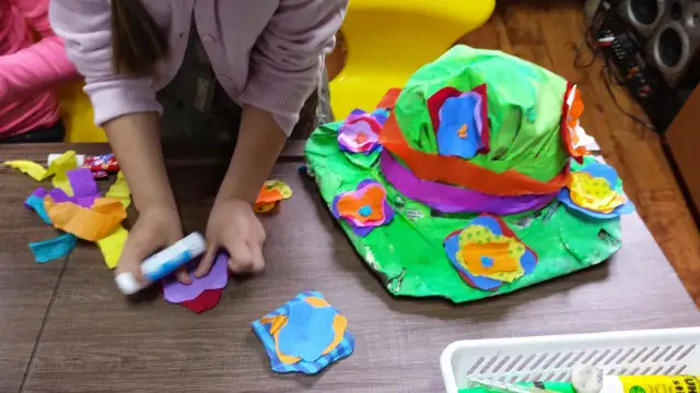 Jak zrobić kapelusz z recyklingu? Eko DIY dla dzieci i dorosłych