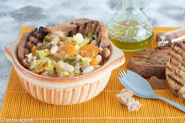 Minestra di Pane Veloce: Ricetta Pronta in 30 Minuti | Segreti Anti-Spreco