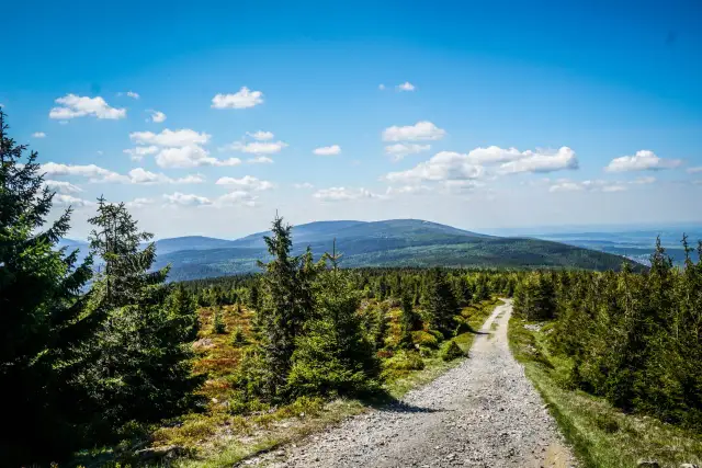 Szklarska Poręba: Karkonosze i Izery które góry dla Ciebie?