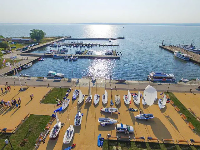 Co zwiedzać w Krynicy Morskiej? Najlepsze atrakcje i miejsca do odwiedzenia