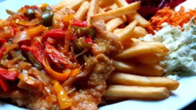 Święta Katarzyna gdzie zjeść – najlepsze restauracje i bary w okolicy