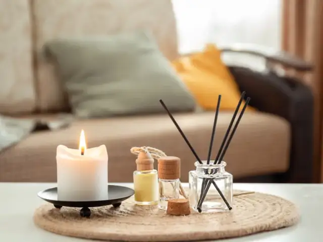 Świeczki o zapachu perfum – luksusowe aromaty do Twojego wnętrza