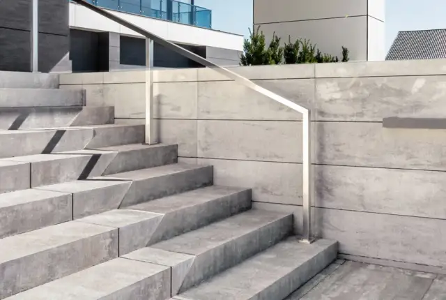 Schody z płyt chodnikowych: Zbuduj je sam i uniknij błędów!