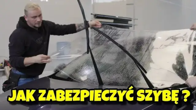 Jak przykleić folię na szybę w samochodzie, aby uniknąć pęcherzyków?