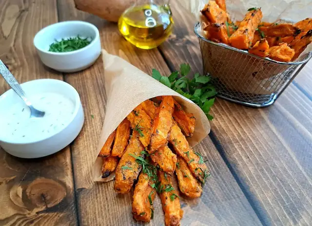 Co do frytek z batatów? Sosy, dania i sałatki na każdą okazję