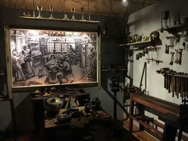 Muzeum sztuki złotniczej w Kazimierzu Dolnym – odkryj skarby srebra