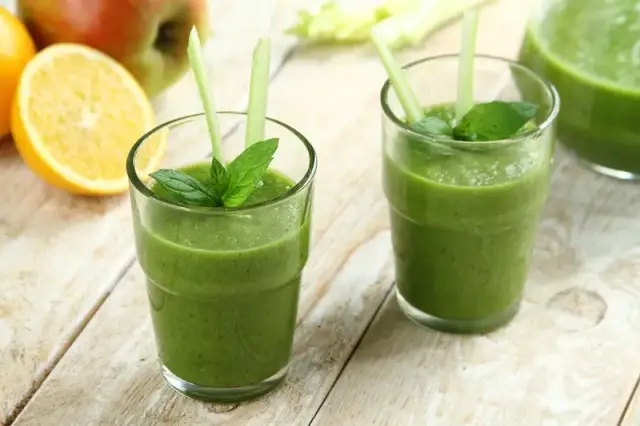 Jak przygotować pyszny koktajl z zielonych warzyw pełen witamin