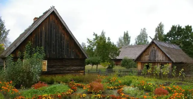 Wdzydze Kiszewskie Skansen: Jak zaplanować idealną wycieczkę?