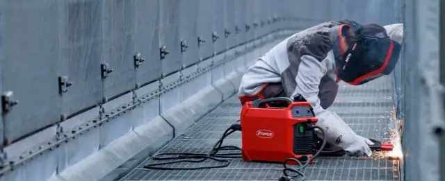 Jaką spawarkę wybrać do warsztatu, aby uniknąć błędów i kosztów?