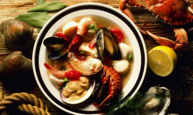 Jak jeść owoce morza: proste techniki i etykieta, które zaskoczą