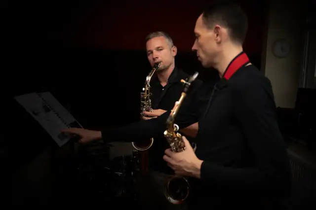 Ile trwa nauka gry na saksofonie? Realistyczne ramy i porady