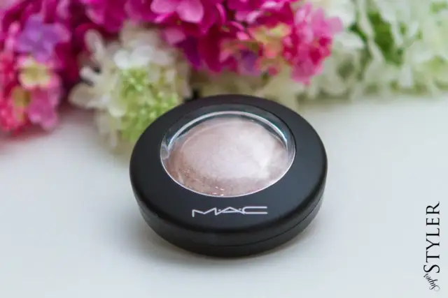 Rozświetlające cienie: Jak wybrać i aplikować dla efektu WOW?