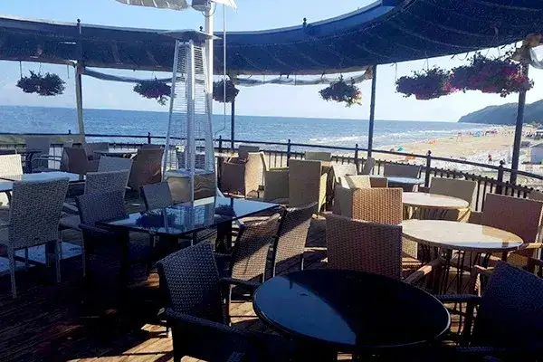 Międzyzdroje gdzie zjeść – najlepsze restauracje, które musisz odwiedzić