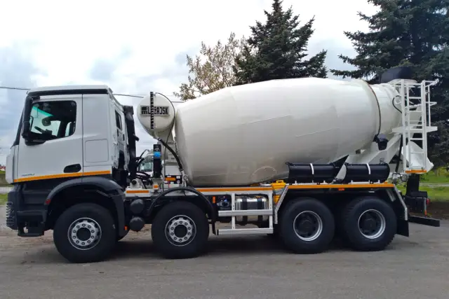 Ile waży betoniarka? Od małej po gruszkę kluczowe wagi i transport