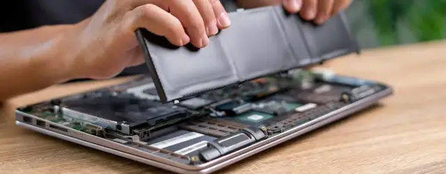 Jak naprawić baterię w laptopie i przywrócić jej pełną wydajność